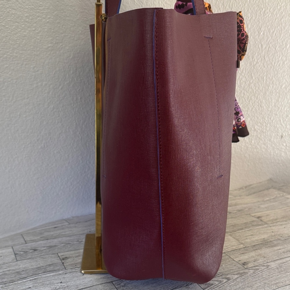 Oscar de la Renta Tote & Silk Scarf - Picture 5 of 15